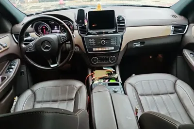 Mercedes-Benz GLE 2018, 37300 км, за 215695.79 CNY - фото 18