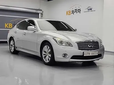 Infiniti M 2011, 114564 км, за 3000000 KRW