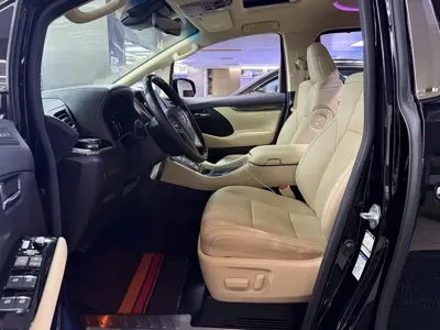 Toyota Alphard 2020, 72000 км, за 518800 CNY