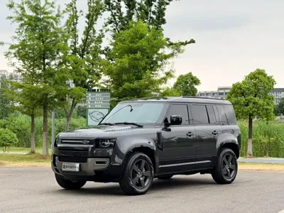 Land Rover Defender 2026, 3000 км, за 738000 CNY - фото 1