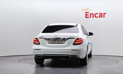 Mercedes-Benz E-Class 2018, 94442 км, за 20900000 KRW