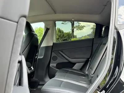 Tesla Model Y 2023, 46000 км, за 145800 CNY - фото 11