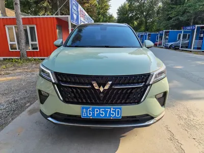Wuling Xingchen 2022, 35000 км, за 57000 CNY