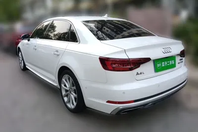 Audi A4L 2018, 101100 км, за 108228.95 CNY