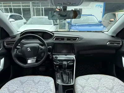 Peugeot 308 2018, 108000 км, за 28800 CNY - фото 5