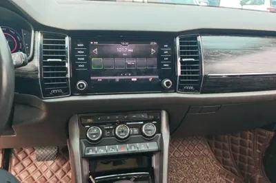 Skoda Kodiaq 2018, 97200 км, за 75592.34 CNY - фото 11