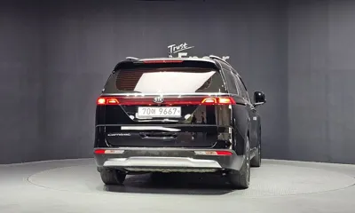 Kia Canival 2021, 61465 км, за 28500000 KRW