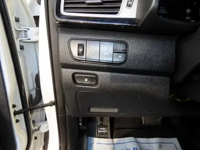 Kia Niro 2018, 126102 км, за 10800000 KRW - фото 12