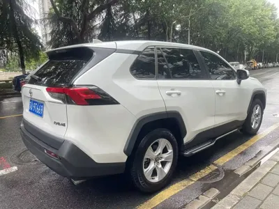 Toyota RAV4 2024, 10000 км, за 105000 CNY - фото 10