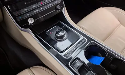 Jaguar XE 2017, 54739 км, за 9000000 KRW - фото 9