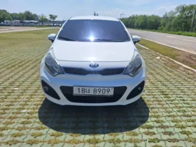 Kia Pride 2013, 100477 км, за 3900000 KRW
