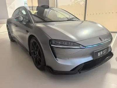 智界 Zhijie S7 · 0 год