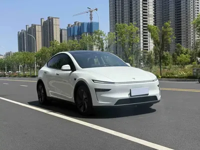 Tesla Model Y 2025, 37000 км, за 189800 CNY - фото 3
