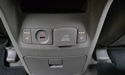 Kia Canival 2018, 187270 км, за 8900000 KRW - фото 19