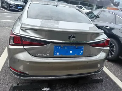 Lexus ES 2022, 43000 км, за 248800 CNY - фото 2