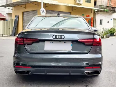 Audi A4L 2020, 70000 км, за 126800 CNY