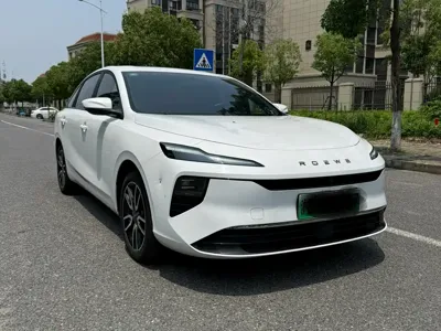 Roewe 荣威D6 2025, 30000 км, за 54800 CNY