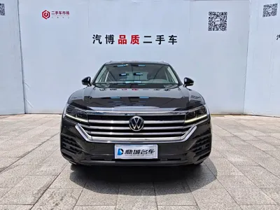 Volkswagen Touareg 2021, 240000 км, за 138000 CNY