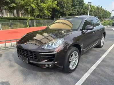 Porsche Macan · 2014 год