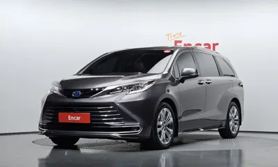 Toyota Sienna · 2023 год