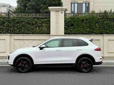 Porsche Cayenne 2015, 160000 км, за 144100 CNY