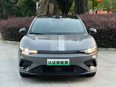 Leapmotor 零跑Lafa5 2025, 8000 км, за 89800 CNY - фото 2