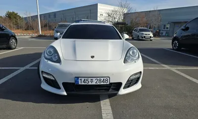 Porsche Panamera 2011, 110000 км, за 20500000 KRW