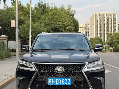 Lexus LX 2018, 56000 км, за 1158000 CNY