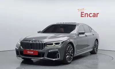 BMW 7-Series · 2021 год
