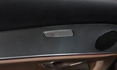 Mercedes-Benz E-Class 2018, 53716 км, за 21500000 KRW - фото 18
