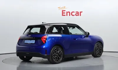 MINI Cooper 2024, 5179 км, за 39000000 KRW