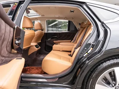 Lexus LS 2019, 145000 км, за 229600 CNY - фото 10