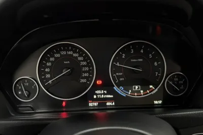 BMW 3 Series 2017, 52800 км, за 139231.12 CNY - фото 13