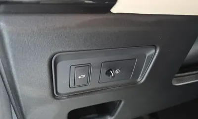 Land Rover Discovery 2018, 129491 км, за 19800000 KRW - фото 17