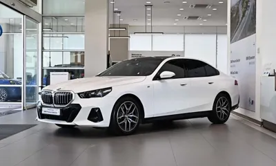 BMW 5-Series · 2025 год