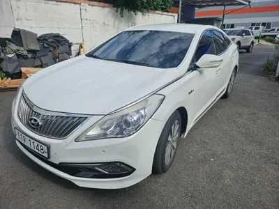 Hyundai Grandeur · 2015 год