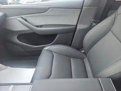 Tesla Model Y 2026, 300 км, за 245000 CNY - фото 8