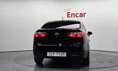 Kia Pride 2014, 146103 км, за 3800000 KRW