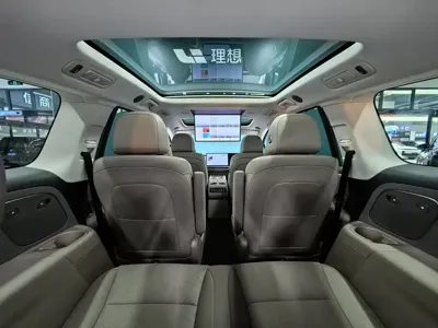 Li Auto 理想i8 2025, 5500 км, за 308800 CNY - фото 10