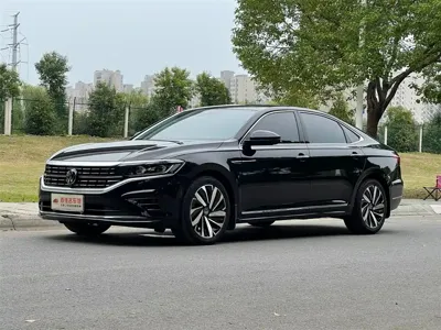 Volkswagen Passat 2024, 31000 км, за 119000 CNY - фото 1