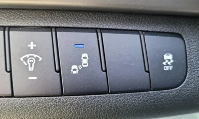 Hyundai Avante 2017, 90000 км, за 8990000 KRW - фото 16