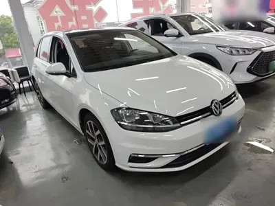 Volkswagen Golf 2020, 84700 км, за 58500 CNY