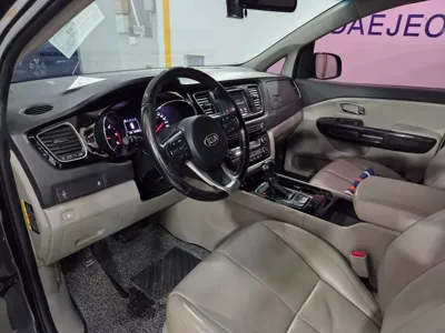 Kia Canival 2016, 199629 км, за 8500000 KRW - фото 14
