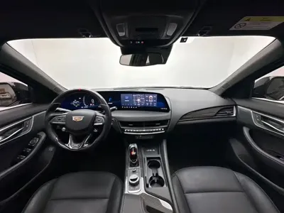 Cadillac CT5 2024, 24000 км, за 159800 CNY