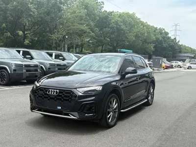 Audi Q5L · 2023 год