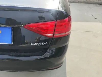 Volkswagen Lavida 2017, 87300 км, за 39811.7 CNY - фото 7