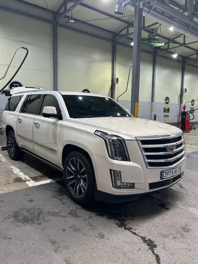 Cadillac Escalade 2015, 124000 км, за 31000000 KRW
