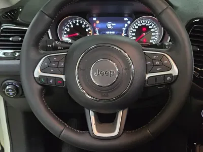 Jeep Compass 2018, 72317 км, за 12500000 KRW - фото 9