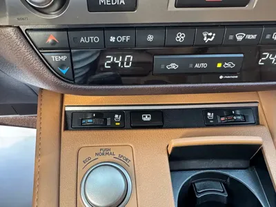 Lexus ES 2016, 90000 км, за 149800 CNY - фото 12