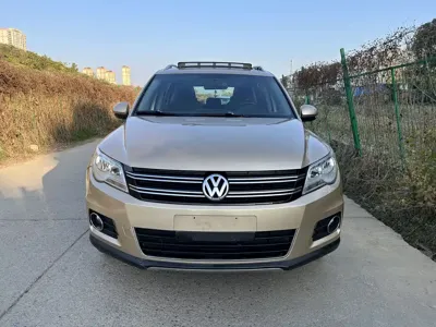 Volkswagen Tiguan 2012, 100000 км, за 24800 CNY